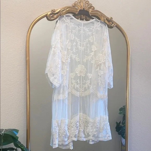 Elegant Sheer Lace Kimono Size L/XL - Picture 5 of 8